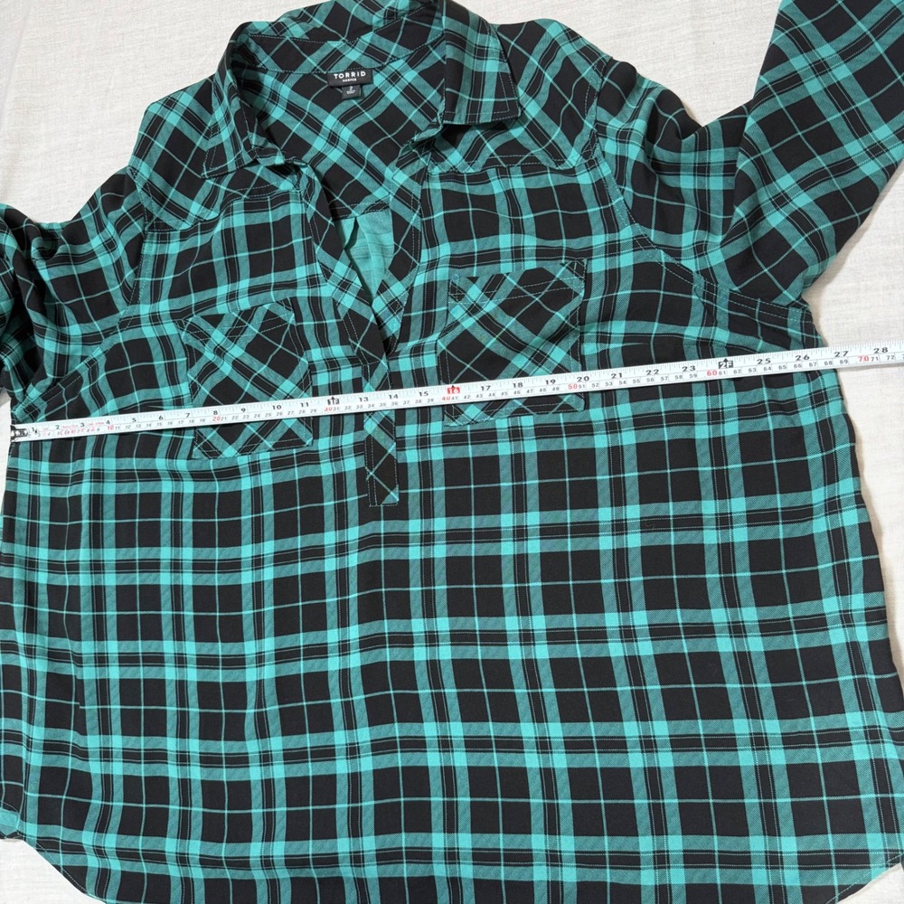 Torrid Harper Plaid Teal V-Neck Blouse | Officecore Grunge Plus Size 2 - Picture 9 of 12
